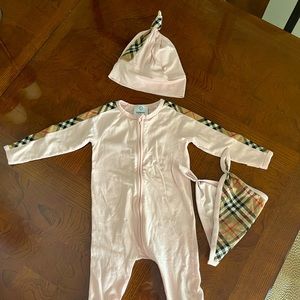 Burberry onesie set
